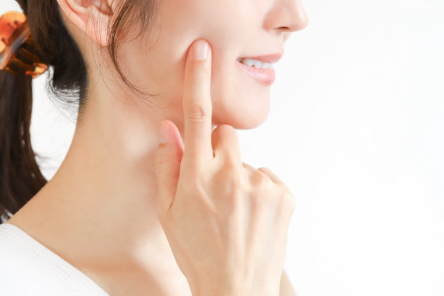 Facial リフトアップ